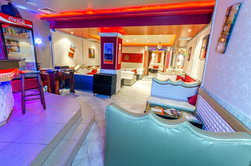 Hotel Cosmos Asenovgrad Buitenkant foto