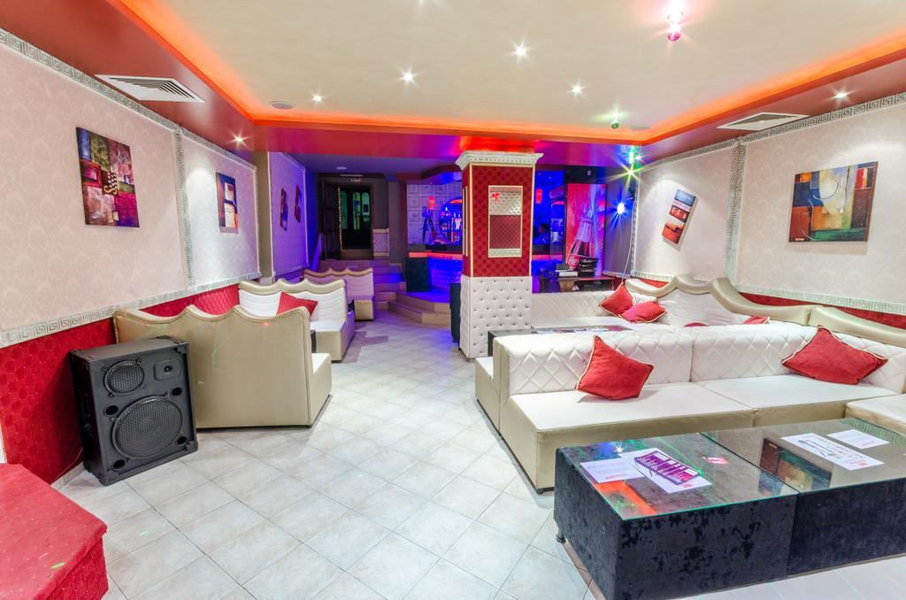 Hotel Cosmos Asenovgrad Buitenkant foto