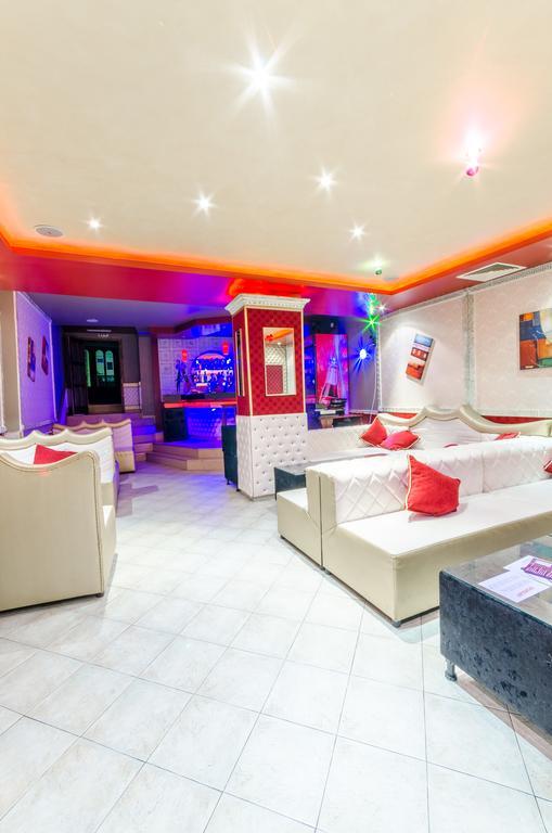 Hotel Cosmos Asenovgrad Buitenkant foto
