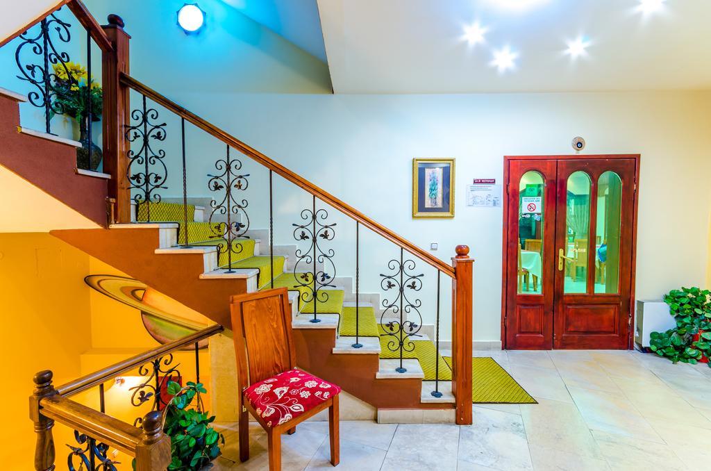 Hotel Cosmos Asenovgrad Buitenkant foto
