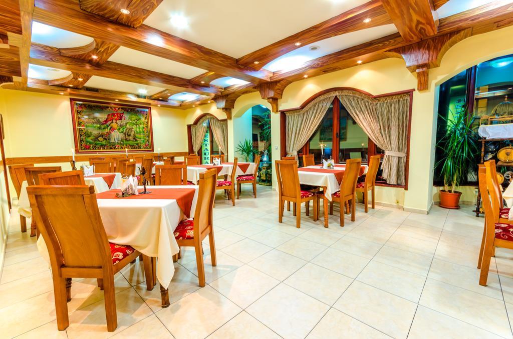 Hotel Cosmos Asenovgrad Buitenkant foto