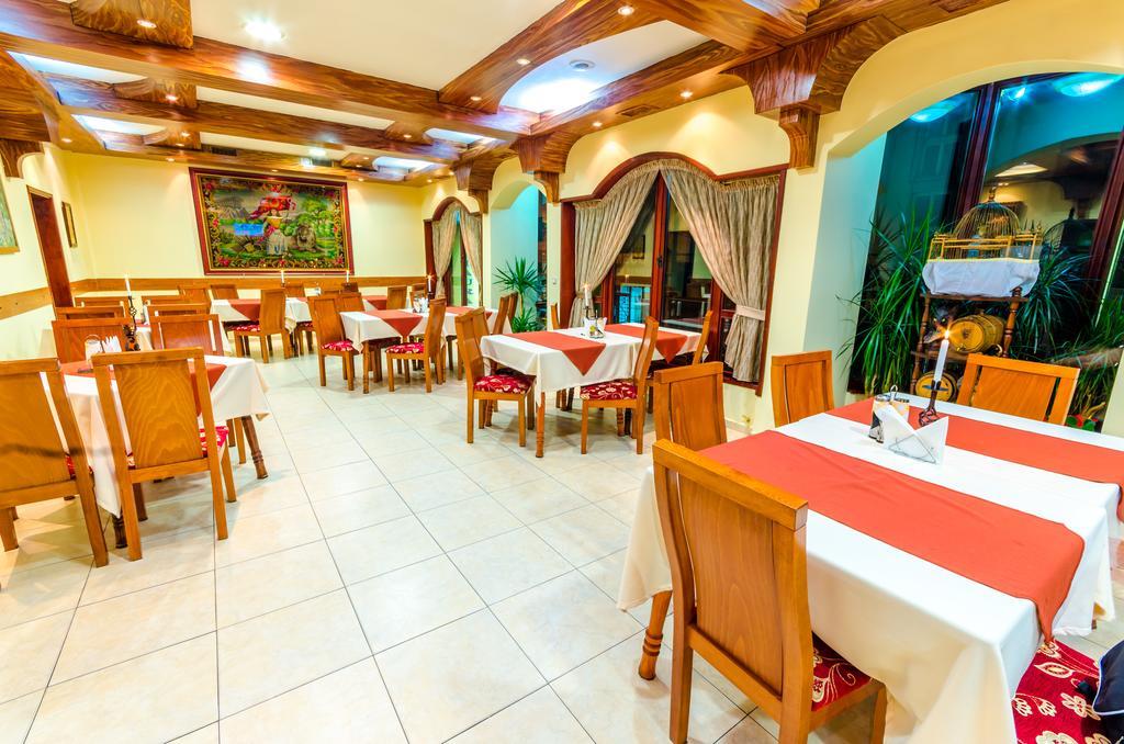 Hotel Cosmos Asenovgrad Buitenkant foto